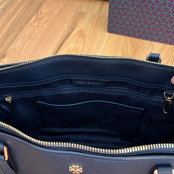 Tory Burch Navy Saffiano Leather Robinson Tote & silk floral bag charm. - Picture 9 of 15